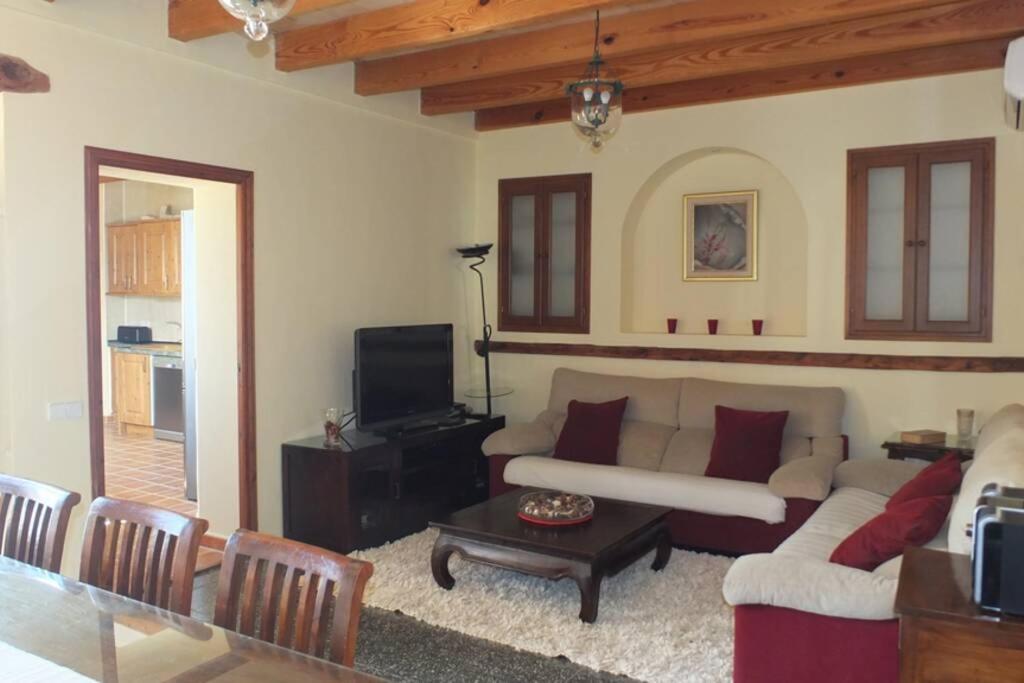Villa Maria, Bonita Casa Con Jardin Y Piscina Privada En Андрач Экстерьер фото